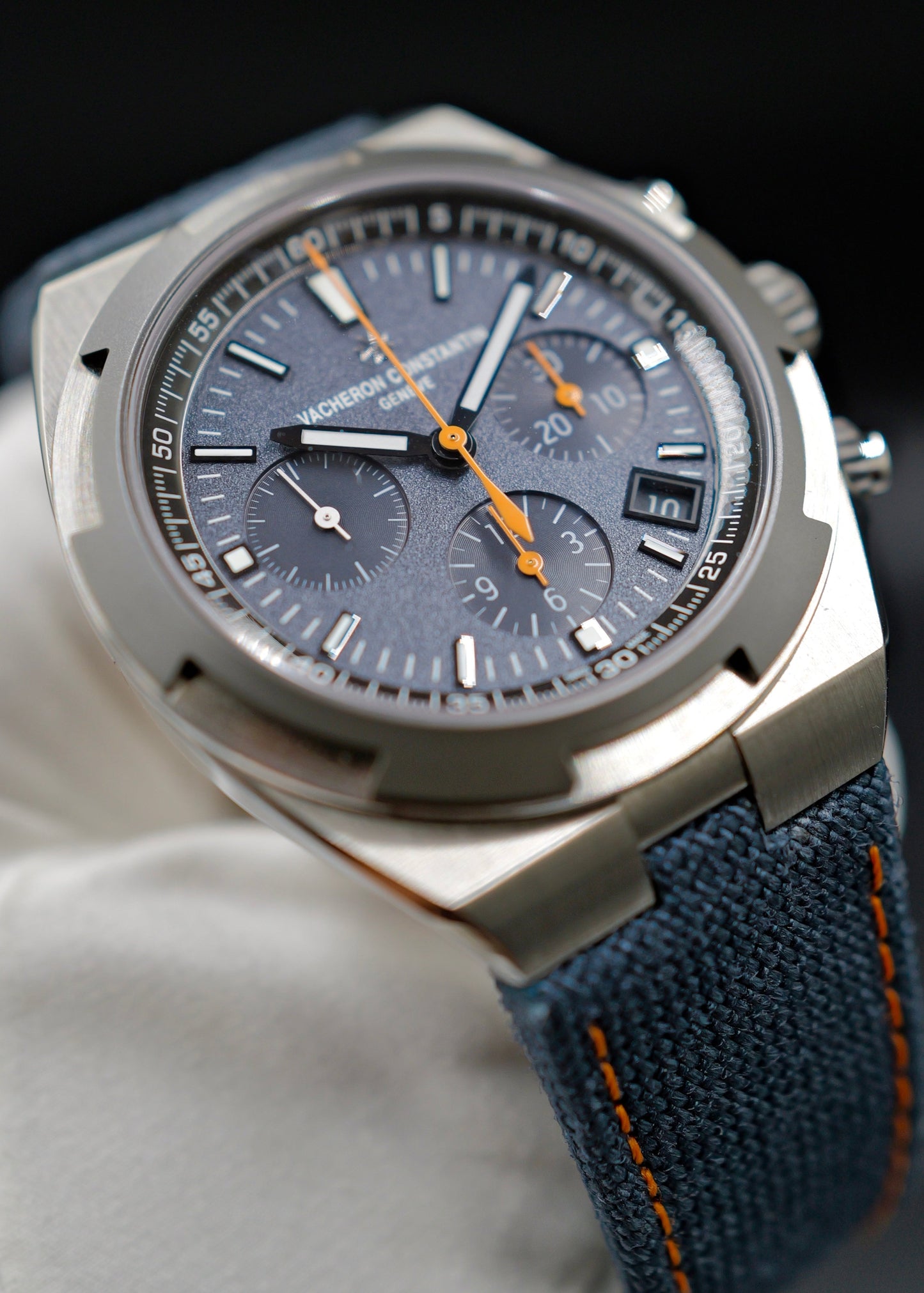 Vacheron Constantin Overseas Chronograph Titanium 5510V/000T
Everest Limited Edition 150 Pieces