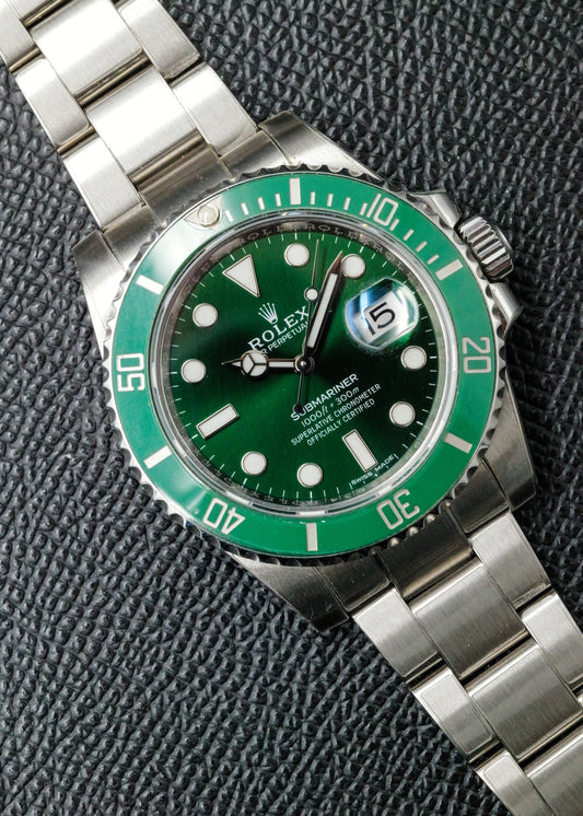 Rolex Submariner Date 116610LV "Hulk"
