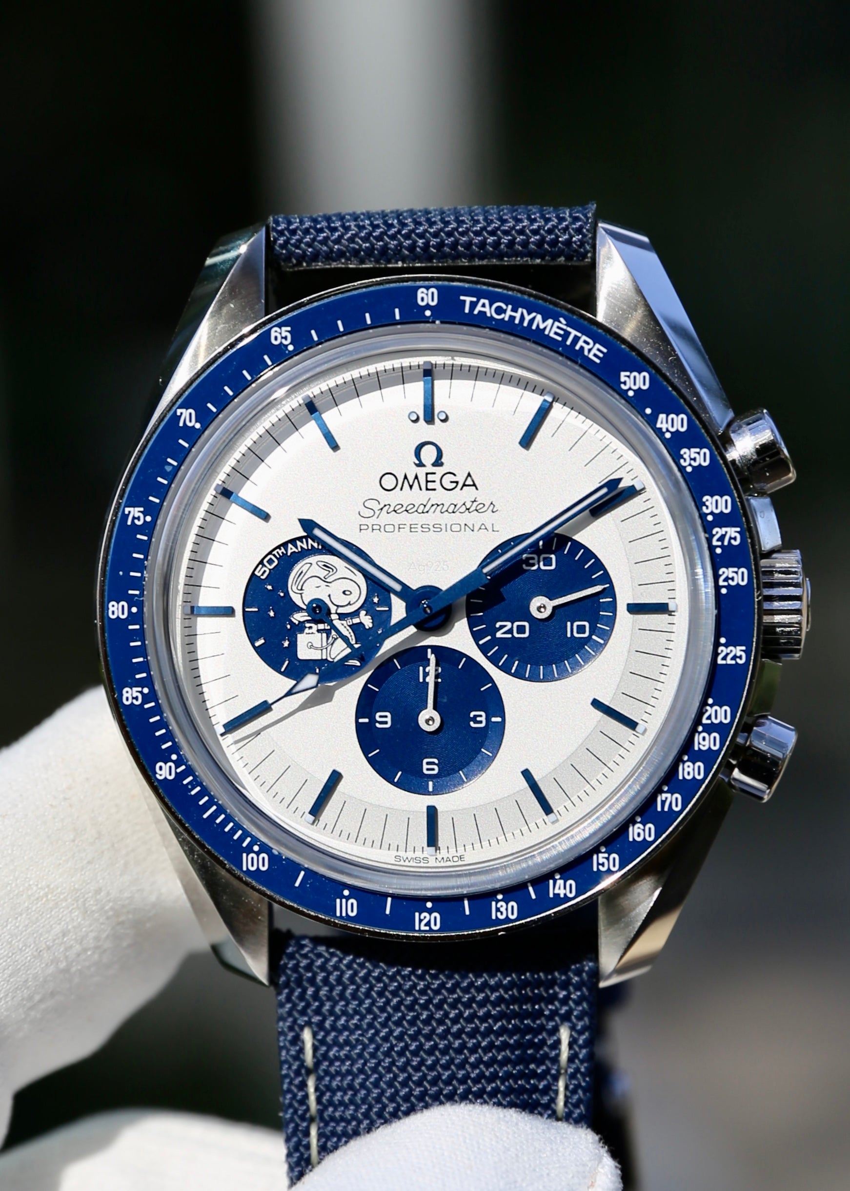 Omega Speedmaster Moonwatch Anniversary Series Silver Snoopy Award 310 ...