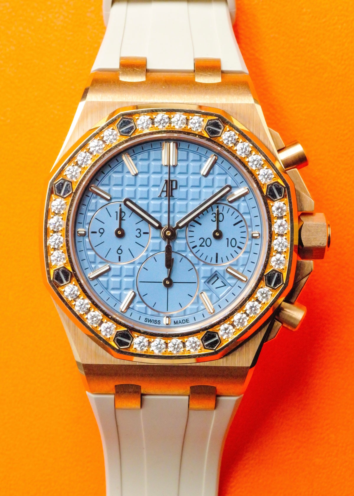 AP Royal Oak Offshore
Chronograph 37mm Tiffany Blue Dial on Rubber
Strap 26231OR.ZZ.A085CA.01