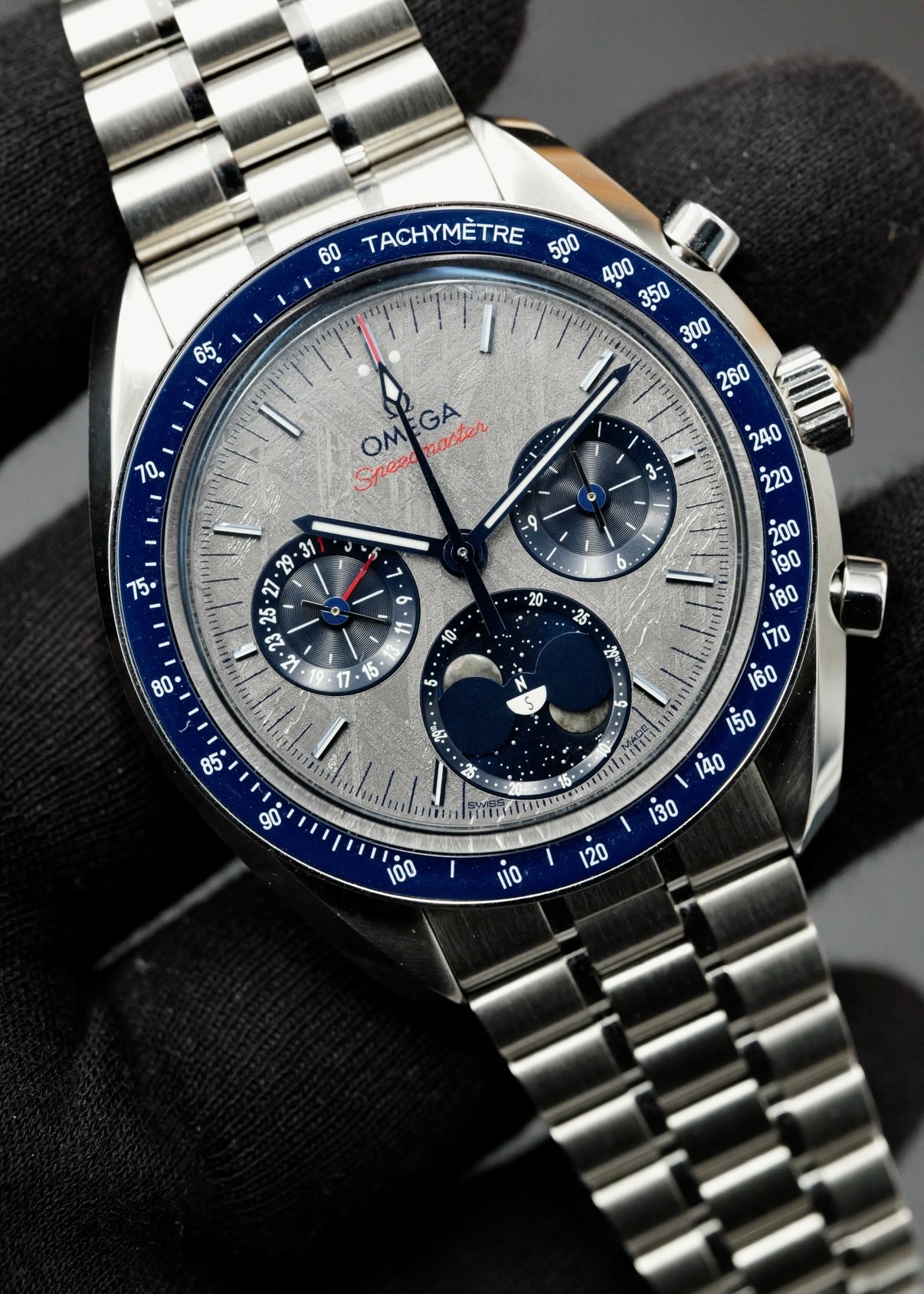 Omega Speedmaster Moonphase Meteorite 304.30.43.52.06.001