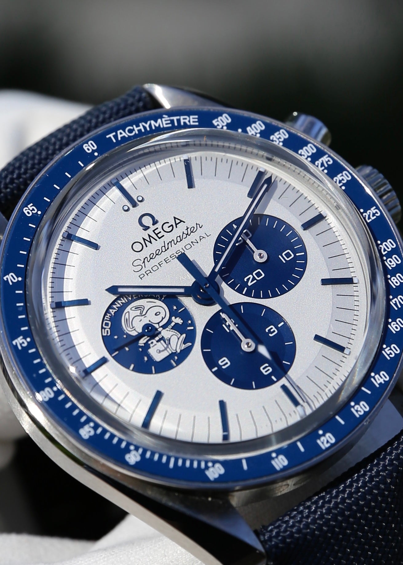 Omega Speedmaster Moonwatch Anniversary Series Silver Snoopy Award 310.32.42.50.02.001