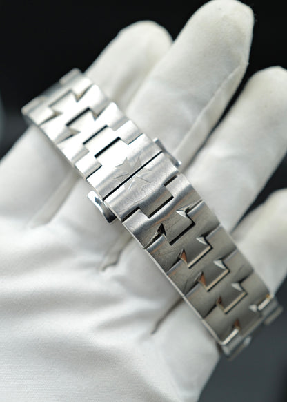 Vacheron Constantin Overseas 47040/801A-9094 Black Dial