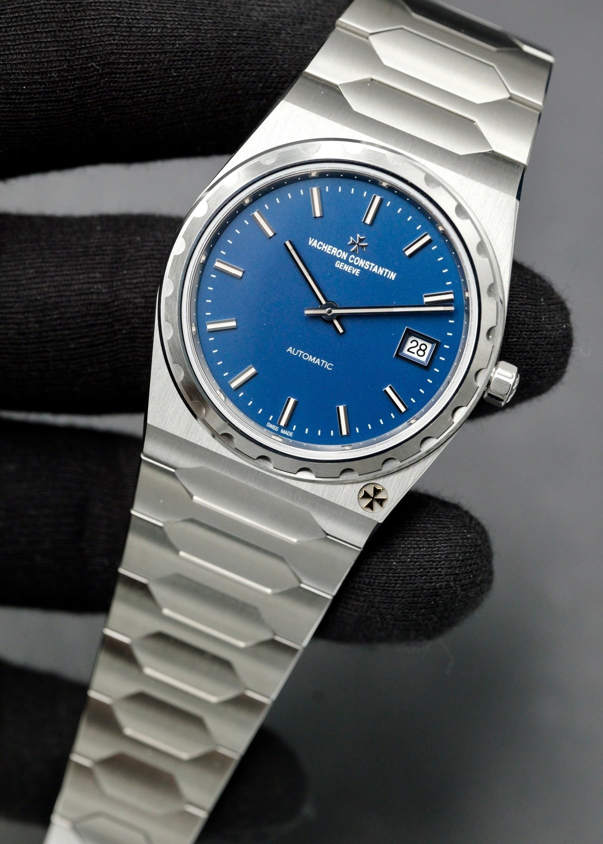 Vacheron Constantin Historiques 222 Stainless Steel
270th Anniversary 4200H/222A-B934