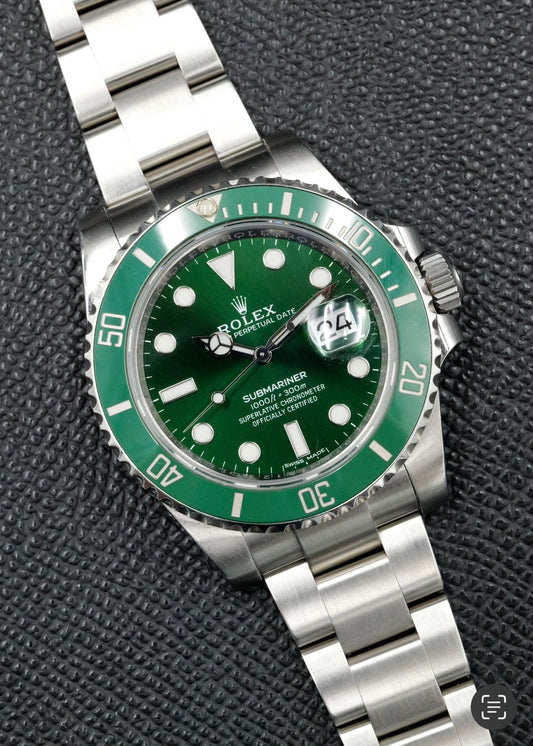 Rolex Submariner Date 116610LV "Hulk"