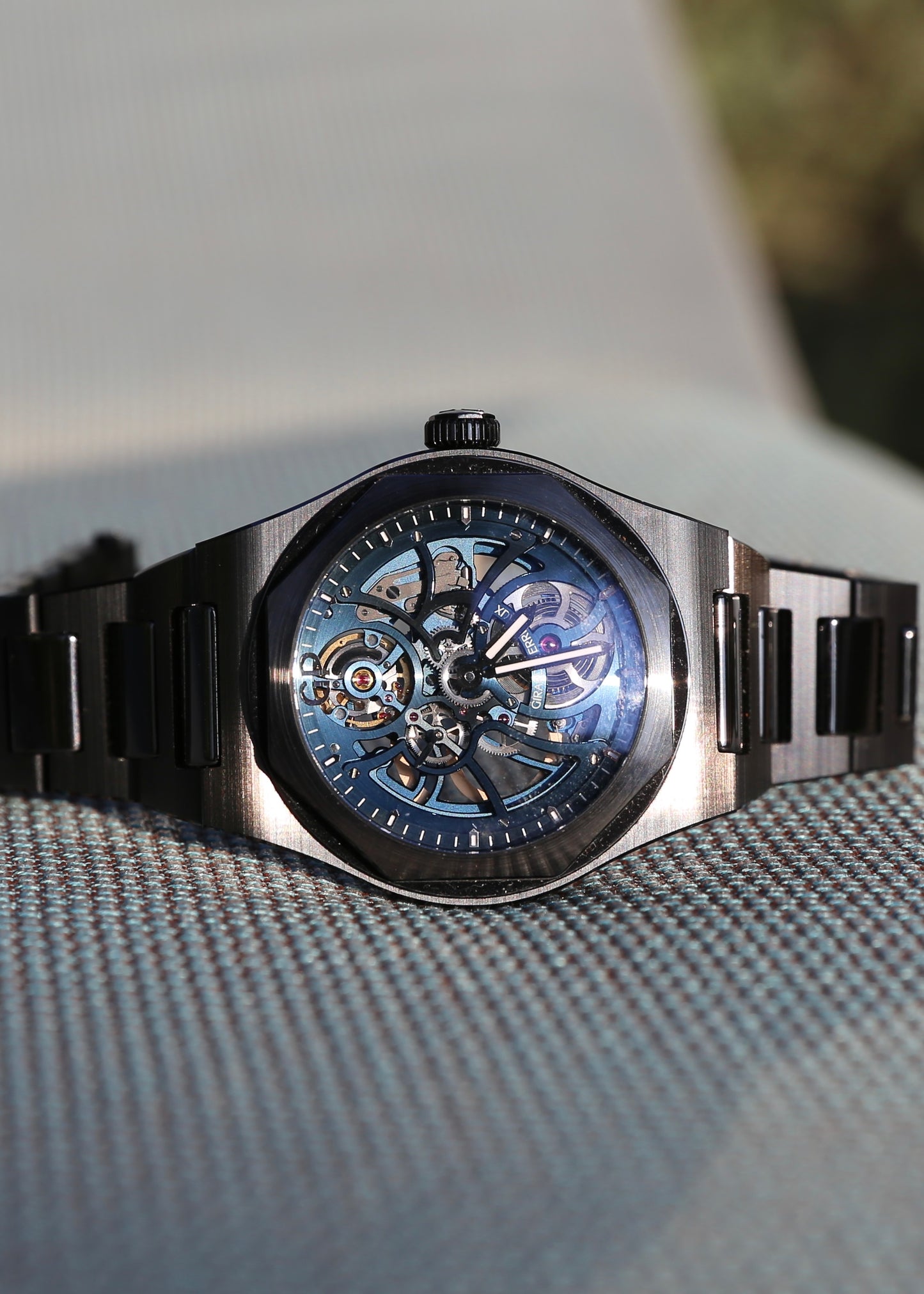 Girard-Perregaux Laureato Ceramic Skeleton 81015 “Earth to Sky” Sepcial Edition