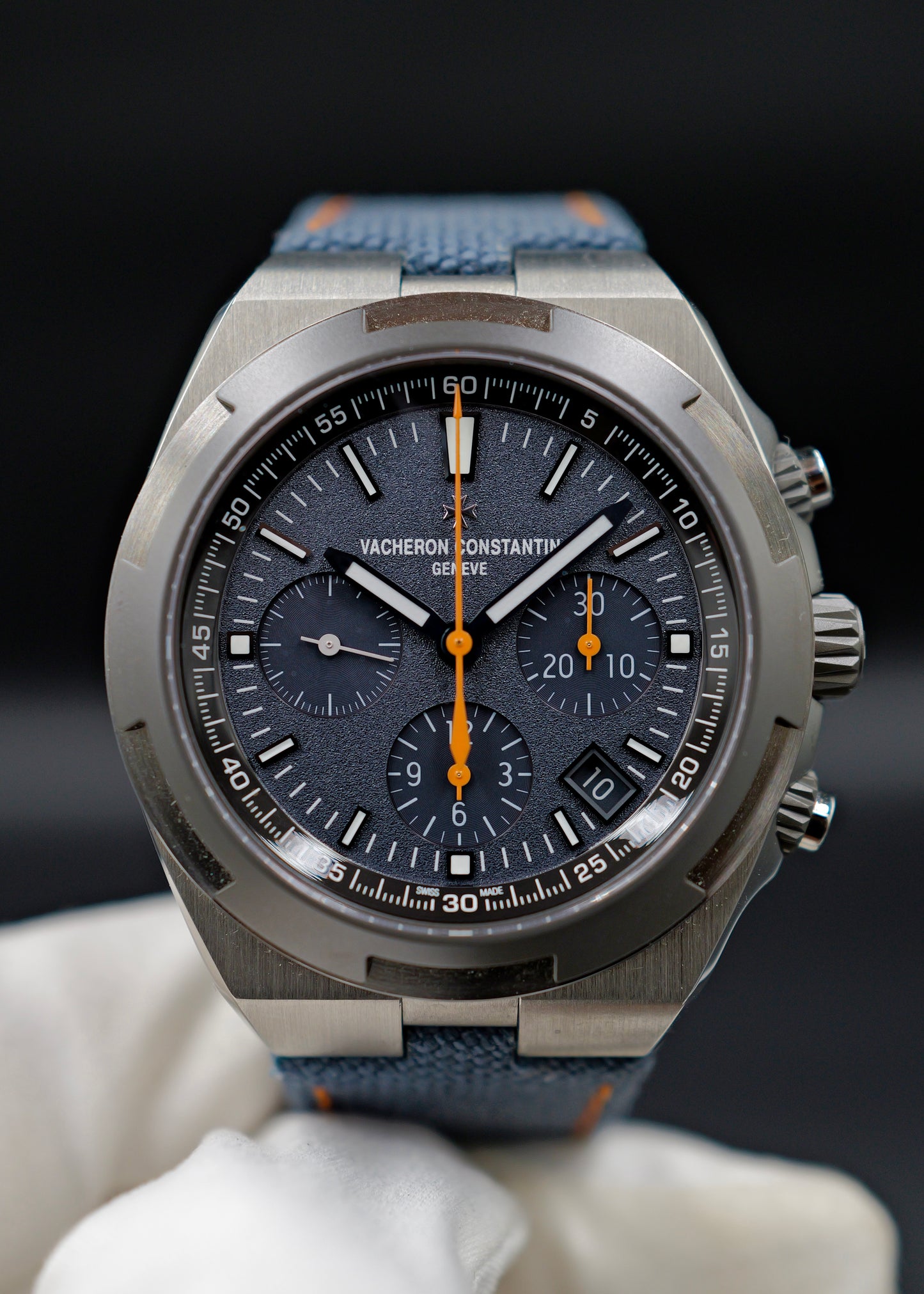 Vacheron Constantin Overseas Chronograph Titanium 5510V/000T
Everest Limited Edition 150 Pieces