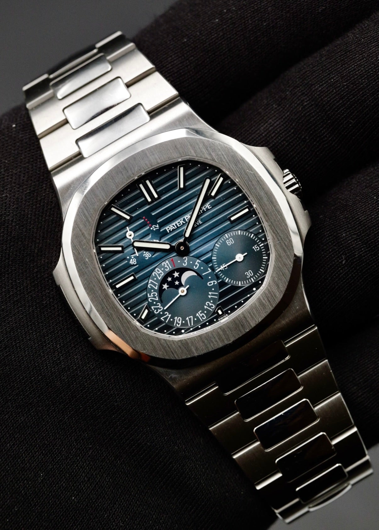 Patek Philippe Nautilus Moonphase 5712/1A  New Buckle