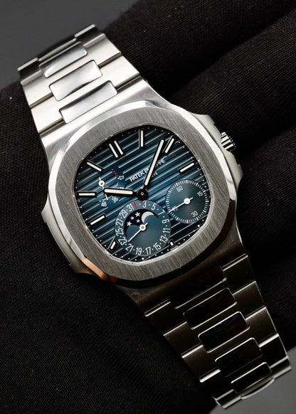 Patek Philippe Nautilus Moonphase 5712/1A  New Buckle