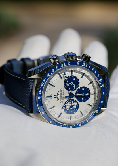 Omega Speedmaster Moonwatch Anniversary Series Silver Snoopy Award 310.32.42.50.02.001