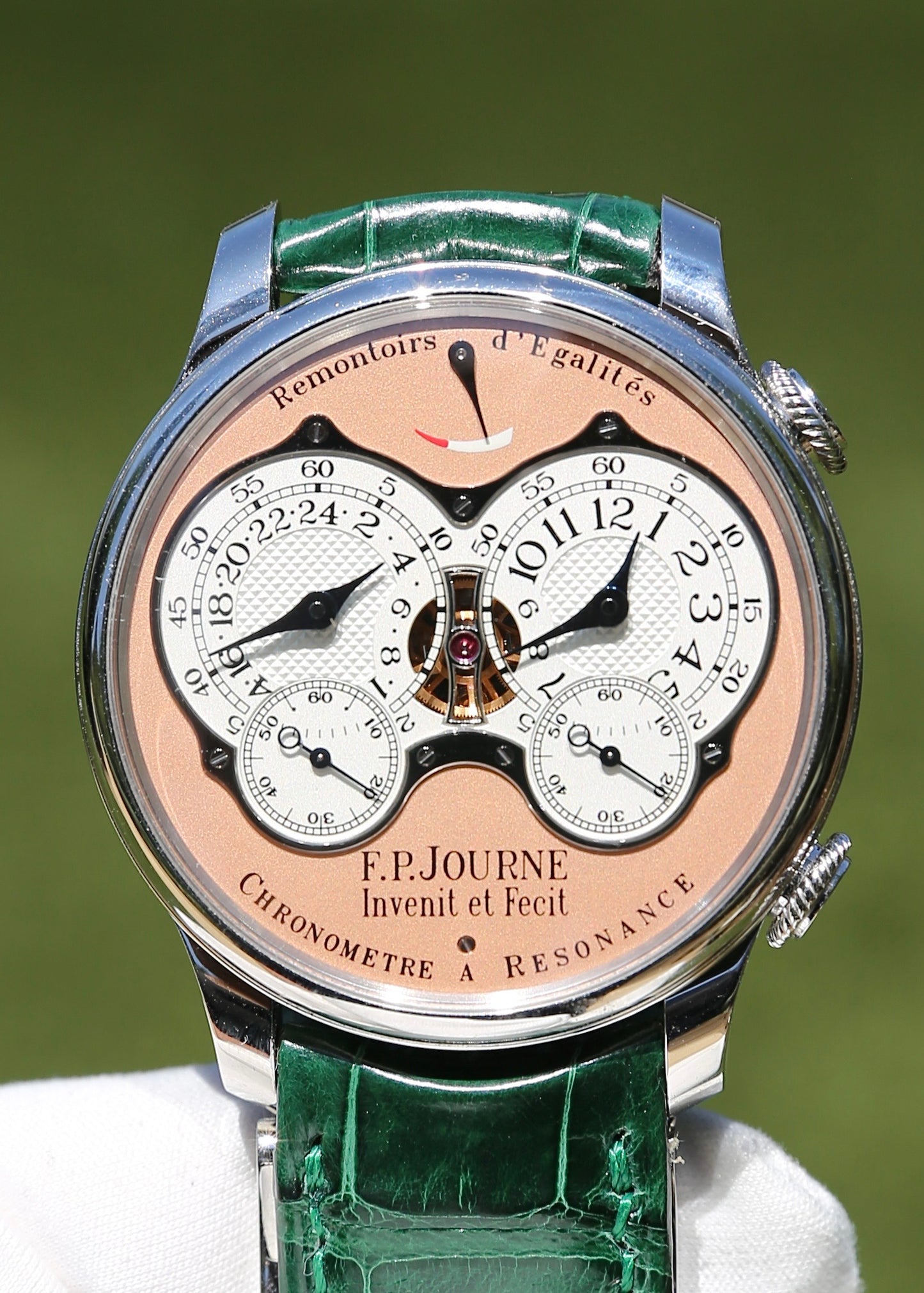 F. P. Journe Chronometre a Resonance 40mm
Off-Catalogue Platinum Salmon Dial