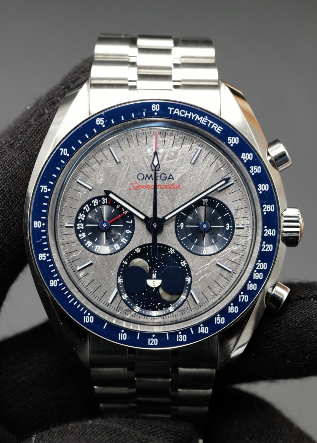 Omega Speedmaster Moonphase Meteorite 304.30.43.52.06.001
