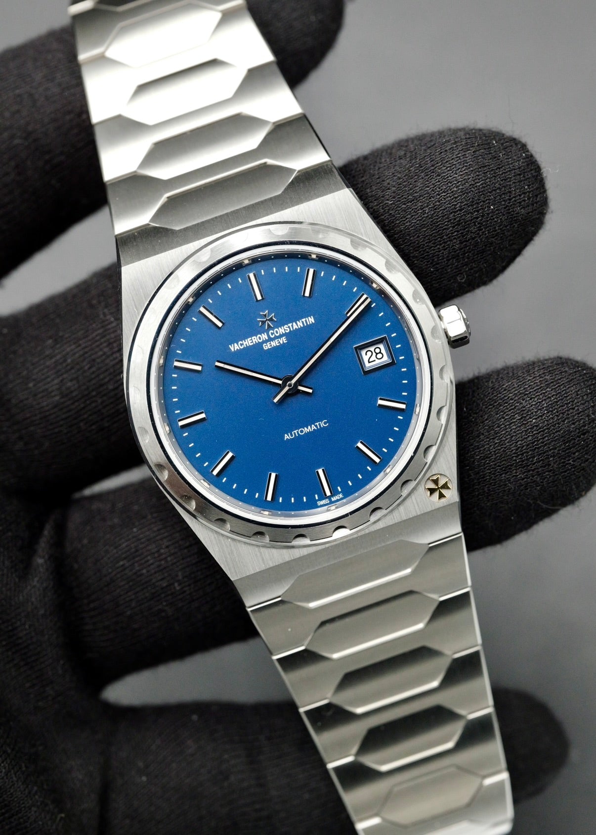Vacheron Constantin Historiques 222 Stainless Steel
270th Anniversary 4200H/222A-B934