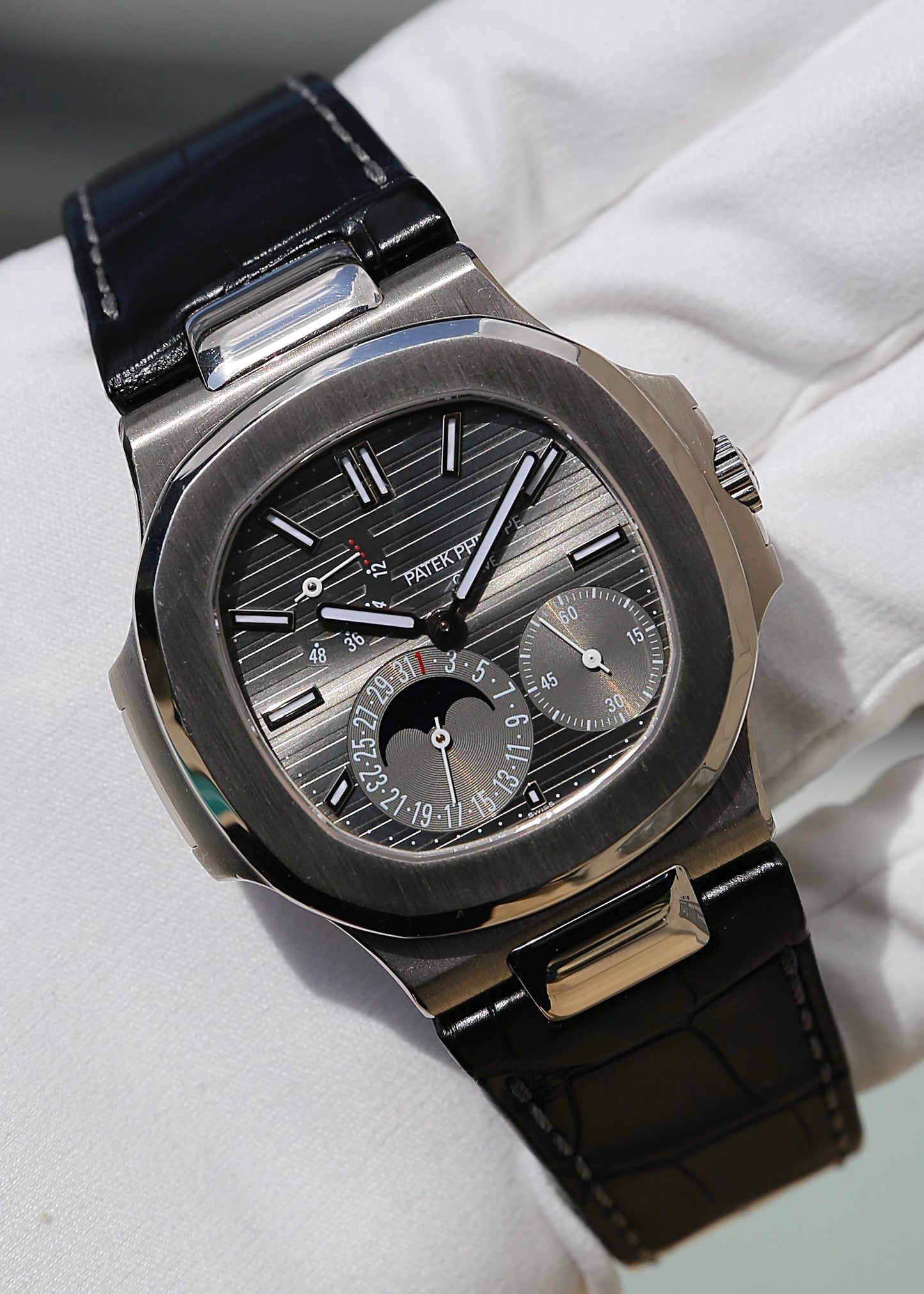 Patek Philippe Nautilus Moonphase 5712G 18K White Gold