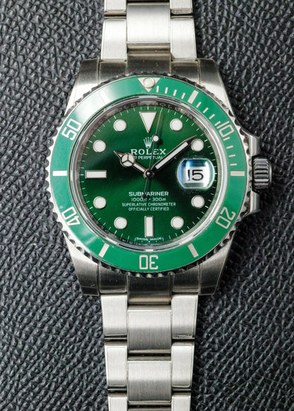 Rolex Submariner Date 116610LV "Hulk"