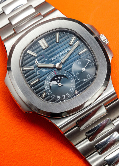 Patek Philippe Nautilus Moonphase 5712/1A  New Buckle