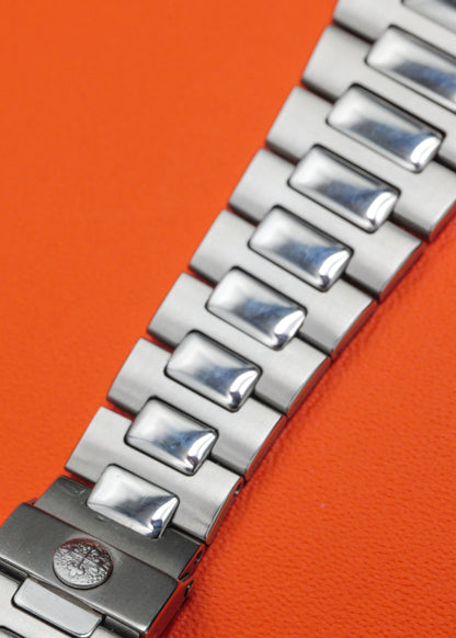 Patek Philippe Nautilus 3700/011 "Jumbo"