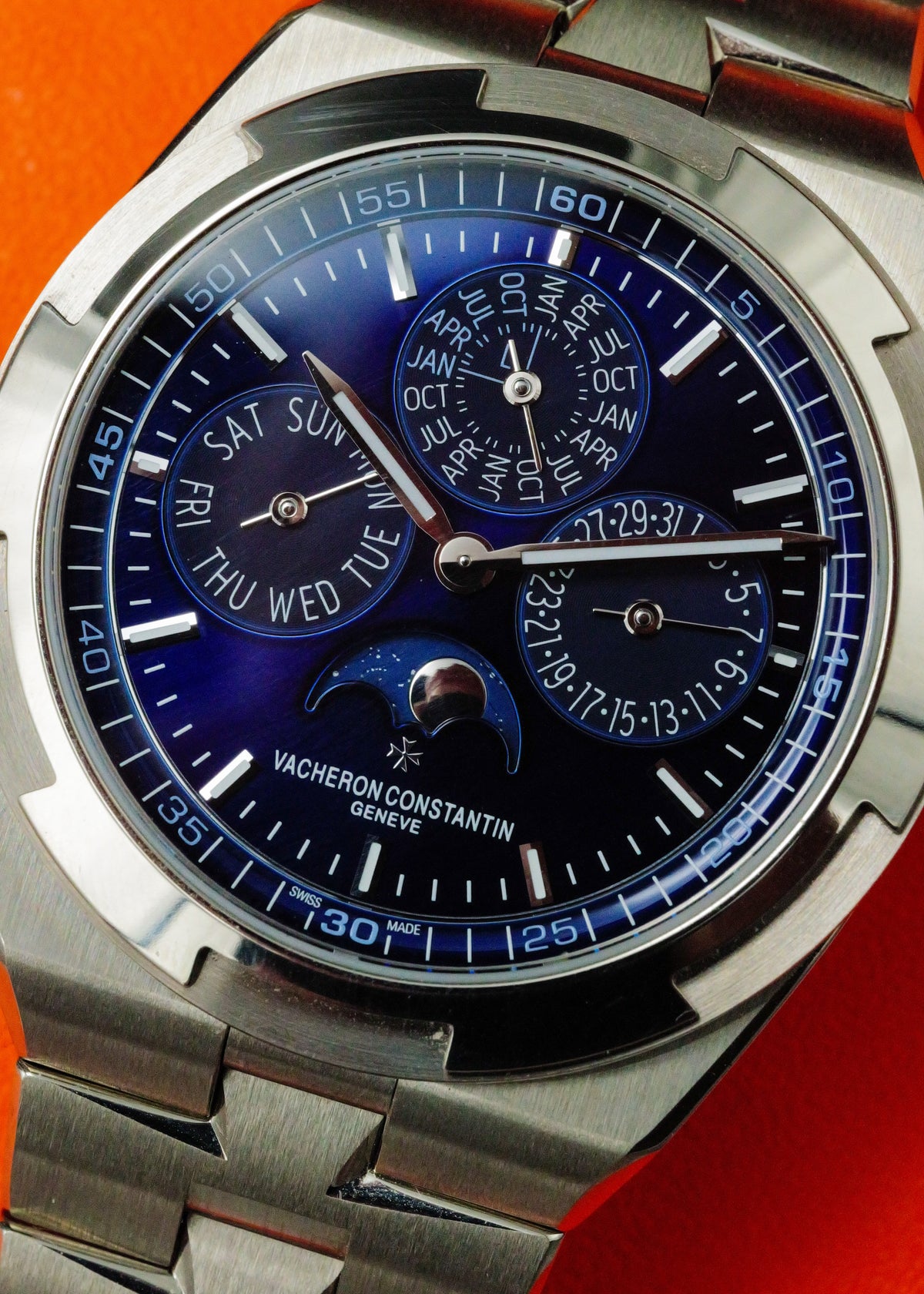 Vacheron Constantin Overseas Perpetual Calendar 4300V/220G-B945 Blue Dial White Gold